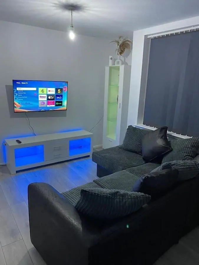 Chic City Retreat Immaculate 2 Bed Oasis In London 0*,